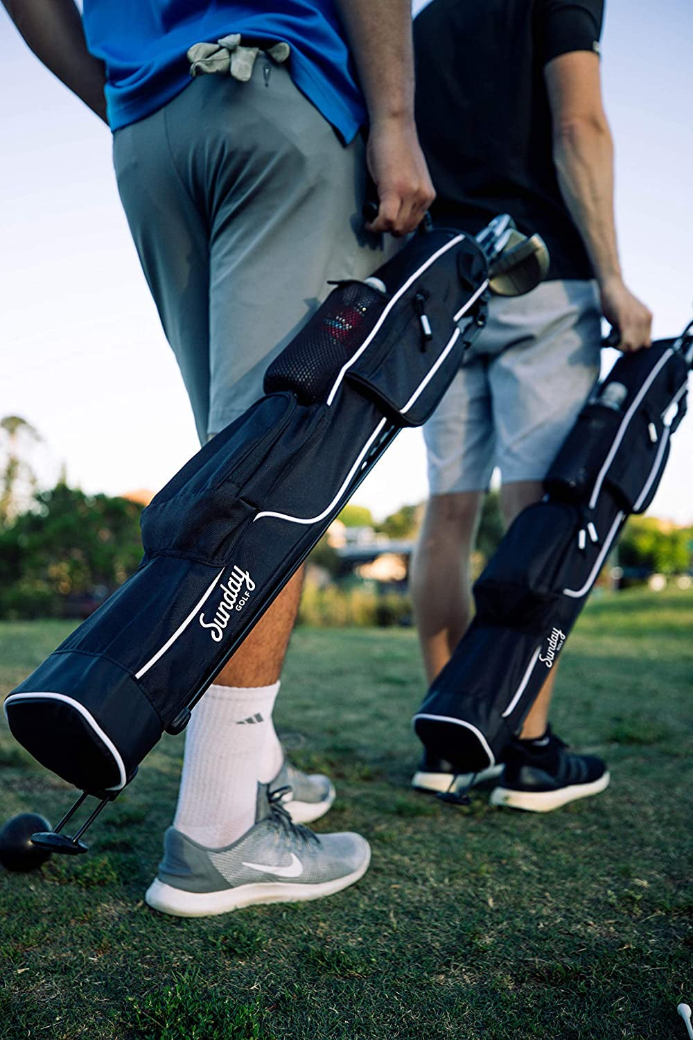 Lightweight Pitch and Putt Golf Stand Bag with Strap – Durable and Portable Design for Driving Range, Par 3, and Executive Courses – 31.5 Inches Tall